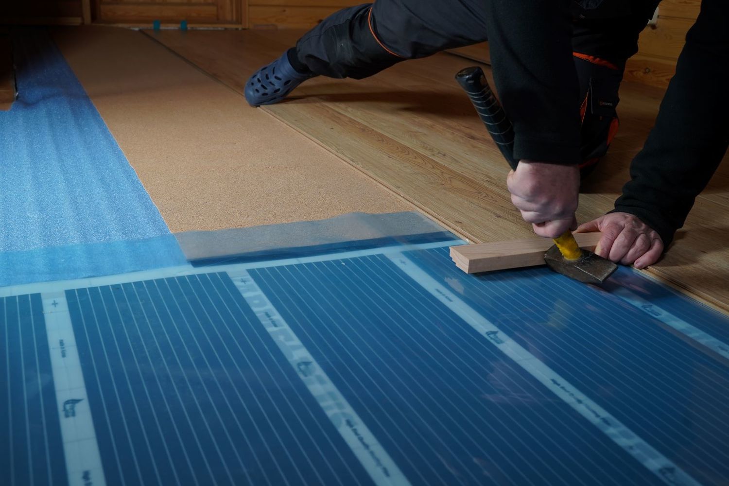 laminatas elektra šildomoms grindims