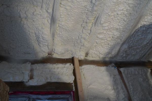 kaip šiltinama poliuretano putomis