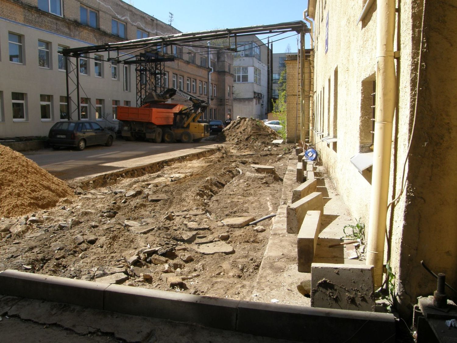 trinkelių aikštelės pagrindo paruošimas