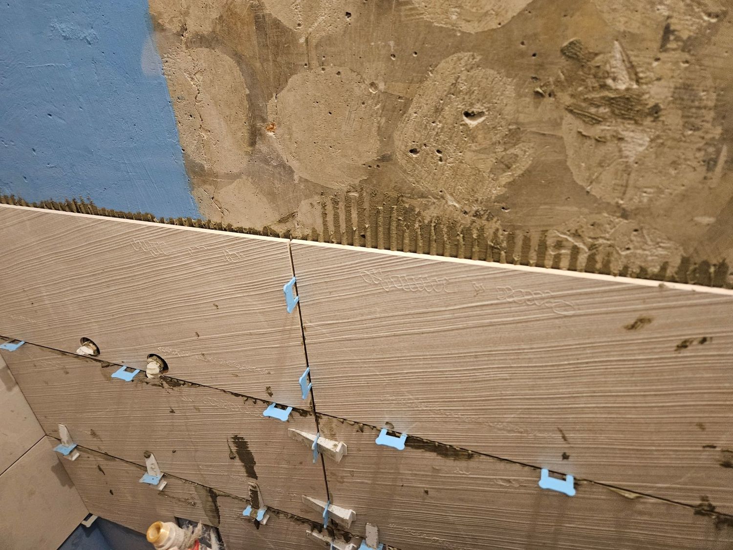 plytelių klijavimas savarankiškai